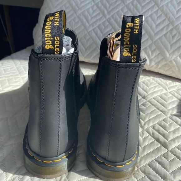 NWT size 12 Men’s Doc Martens - Picture 4 of 6